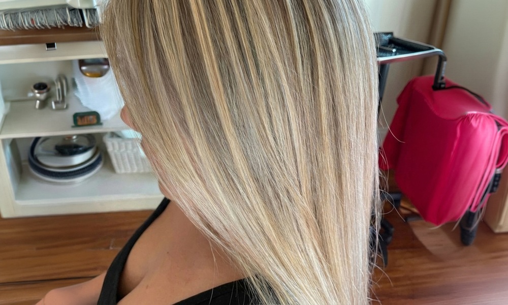Partial / Full Highlights, or Brazilian Blowout Treatment