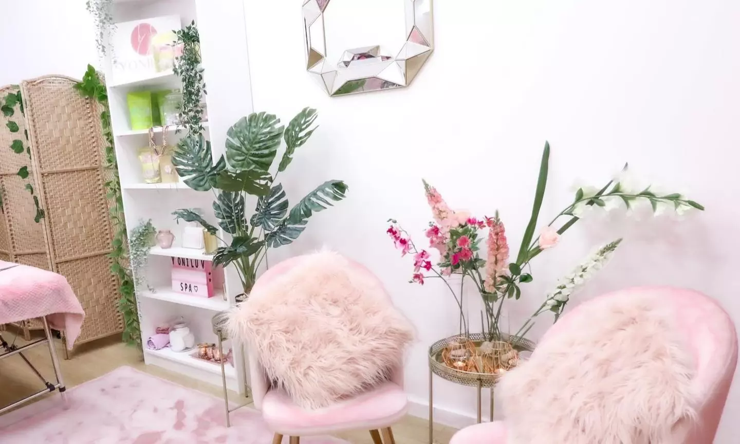 Intimate Lightening for Pubic Mound, Inner Thigh, Underarms or Bikini