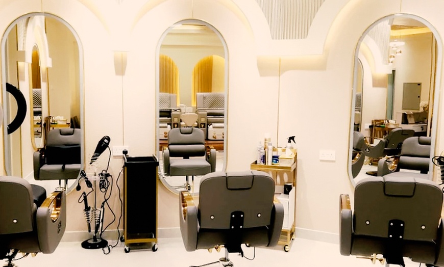 Image 1: Japanese or Korean Head Spa with Hot-oil, Reflexology or More Options