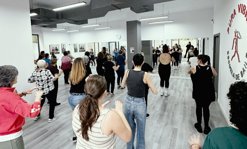 Image 2: Clases de bachata y salsa iniciación 