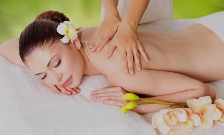 Image 5: Relaxing 60 or 90-Minute Full Body Massage Sessions