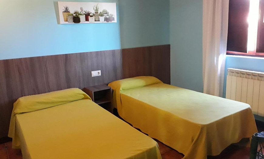 Image 7: Cantabria: apartamento con desayuno y opción cena