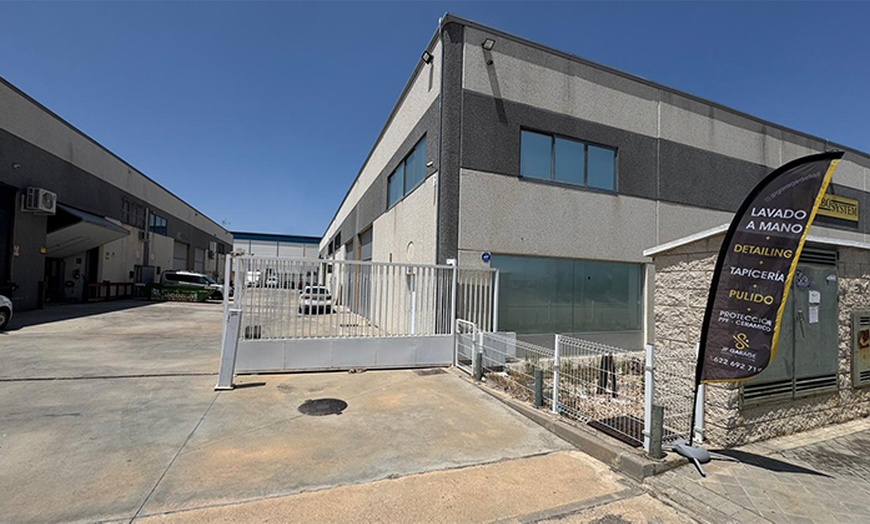 Image 4: Lavado completo a mano o limpieza de cuero para coche 