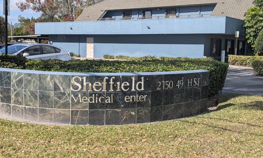 Image 2: One or Three 60-Minute Deep Tissue or Therapeutic Massage