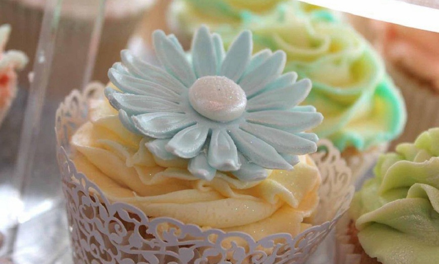 Image 4: Wedding or Party Cupcakes