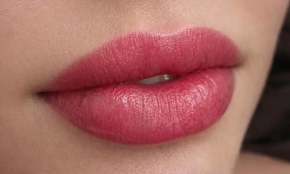 Melt Spa: Save Up to 45% Off on Lip Blush Semi Permanent Make up Session