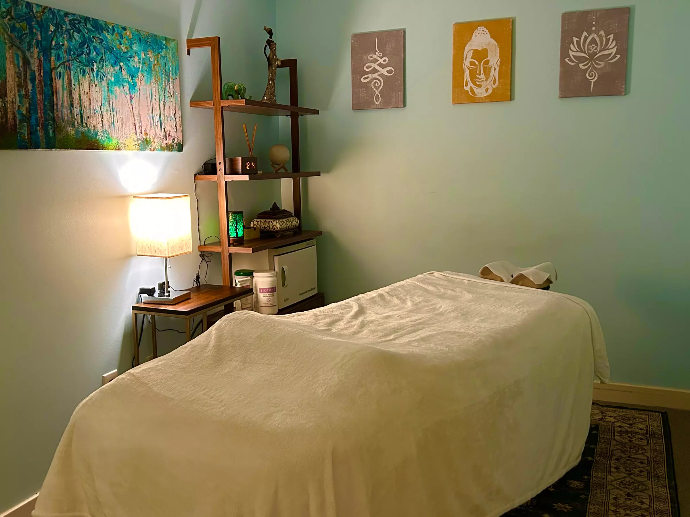 Up to 32% Off Swedish or Deep Tissue Massage with Hot Stone