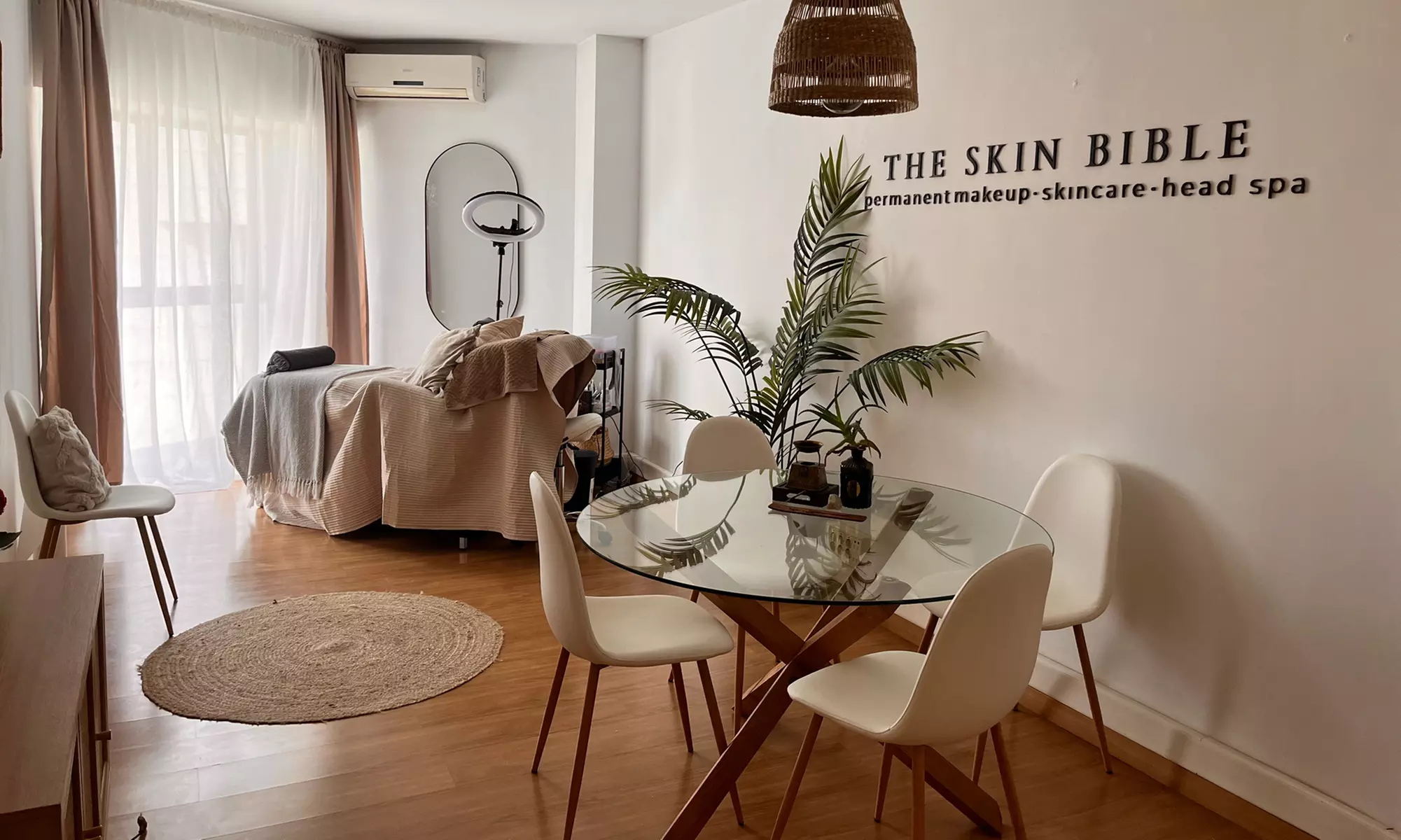 Tratamiento full Head Spa enfocado en la hidratación con bebida