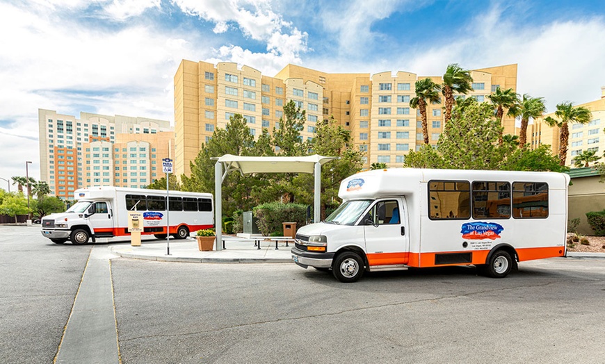 Image 3: Relax, unwind, and enjoy easy access to the Las Vegas Strip