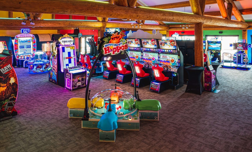 Image 1: Endless Arcade Fun with 100, 200, or 350 Credits 
