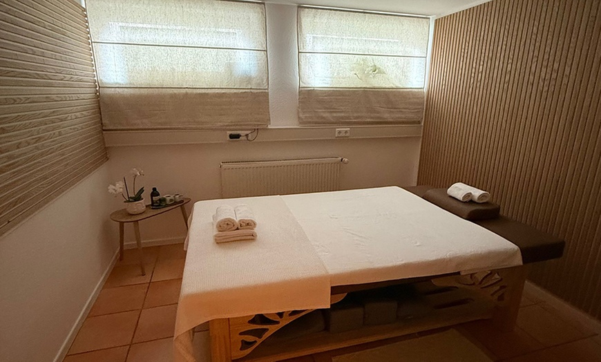 Image 3: 1 - 5 Hot-Stone-Massagen à 90 Min. inkl. Tee für 1 Person