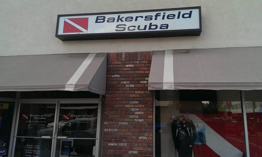 Image 5: PADI Discover Scuba in Bakersfield – Expert Guided Intro