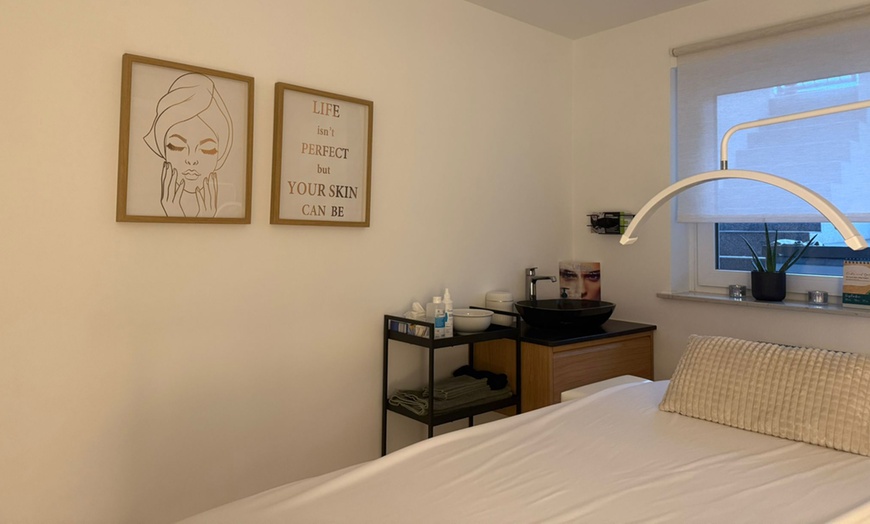 Image 2: 30 Min. Pure Skin - Gesichtsbehandlung für 1 Person