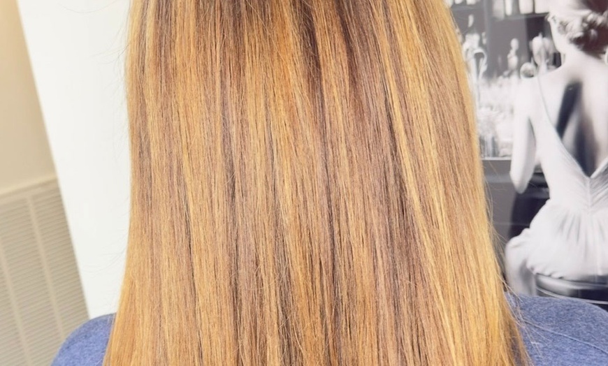 Image 6: Keratin Smoothing Treatment (Formaldehyde-Free) for Any Hair Type