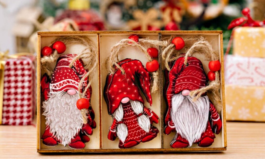 Image 4: Christmas Gift Cute Painted Wooden Ornament