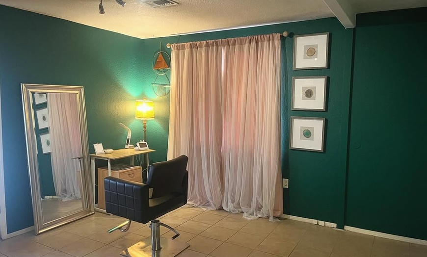 Image 3: Relax with 60 Minute Signature Holistic Head Spa or a Couples Head Spa