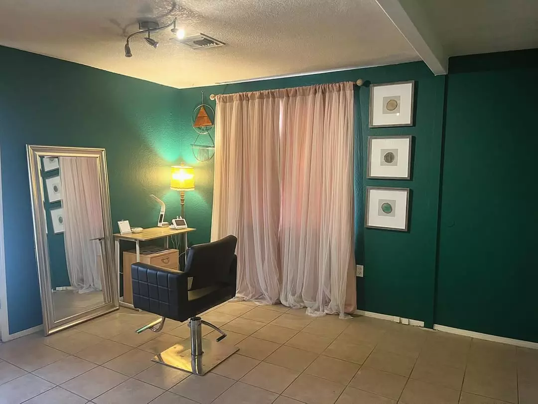 Relax with 60 Minute Signature Holistic Head Spa or a Couples Head Spa