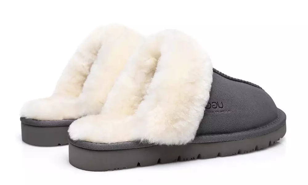 UGG Unisex Muffin Scuff Slippers