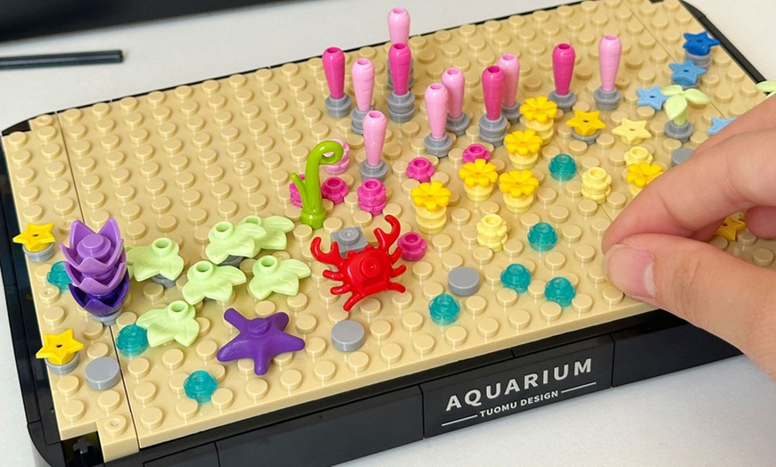 Image 2: Aquarium Building Block Kit with Night Lights - 570 Pieces