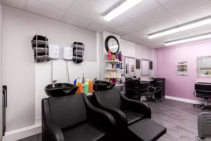 Up to 71% Off on Salon at Kathryn @ Creme de la Creme