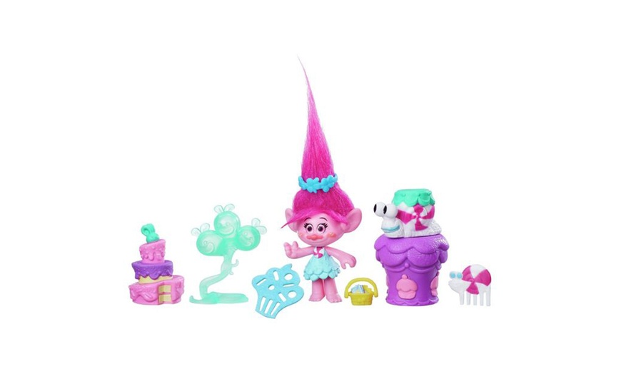 Image 3: DreamWorks Trolls Toys