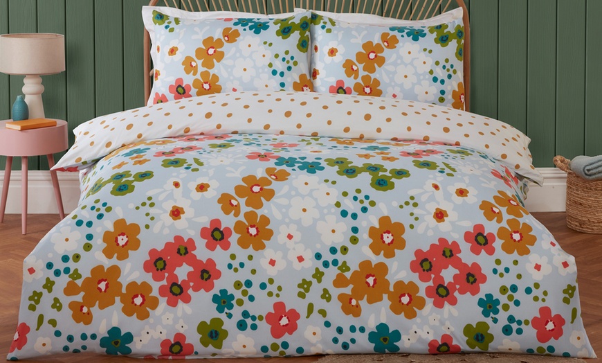 Image 9: Floral Reversible Duvet Sets