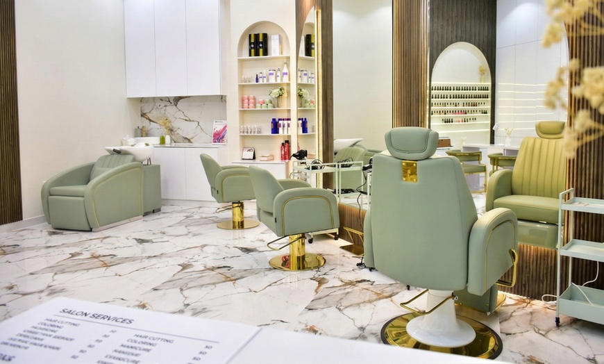 Image 4: Premium Ladies' Facials: Gold, Whitening, Dr Renaud, Hydrafacial