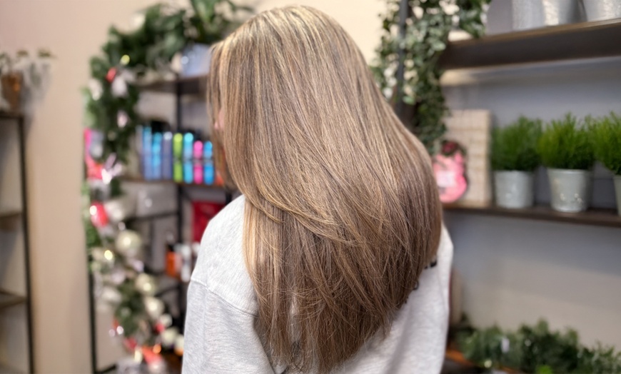Image 2: Get Smooth Hair with One Blowout and Deep Conditioning