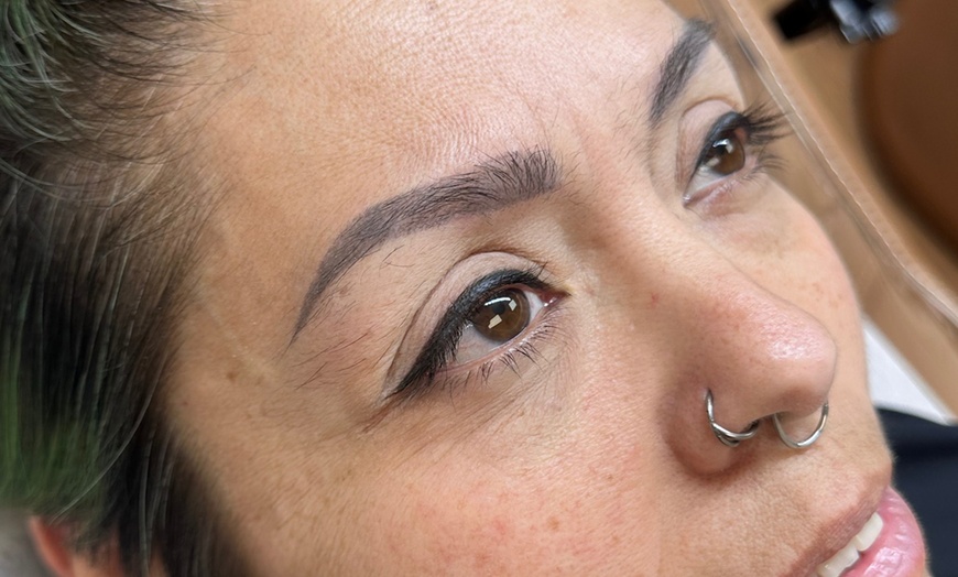 Image 4: Enhance Your Brows, Lips & Eyes For A Stunning Look