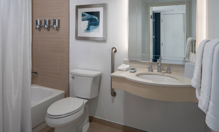 Image 10: Budget Hotel in Westshore District Near Tampa Airport & Riverwalk