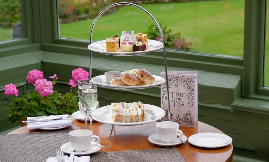 Image 4: Spa Day w/ Afternoon Tea in 4-Star Linden Hall Hotel 