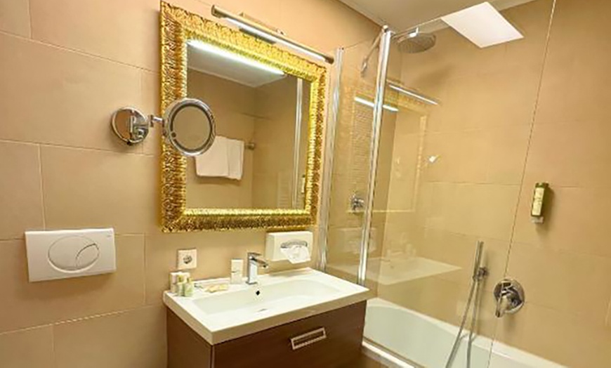 Image 11: Seefeld in Tirol: 1-5 Nächte inkl. Frühstück, Prosecco und Spa