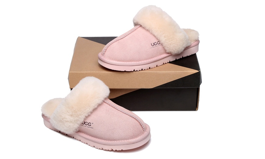 Image 18: UGG Unisex Muffin Scuff Slippers