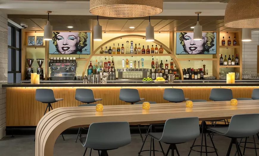 Bar / lounge