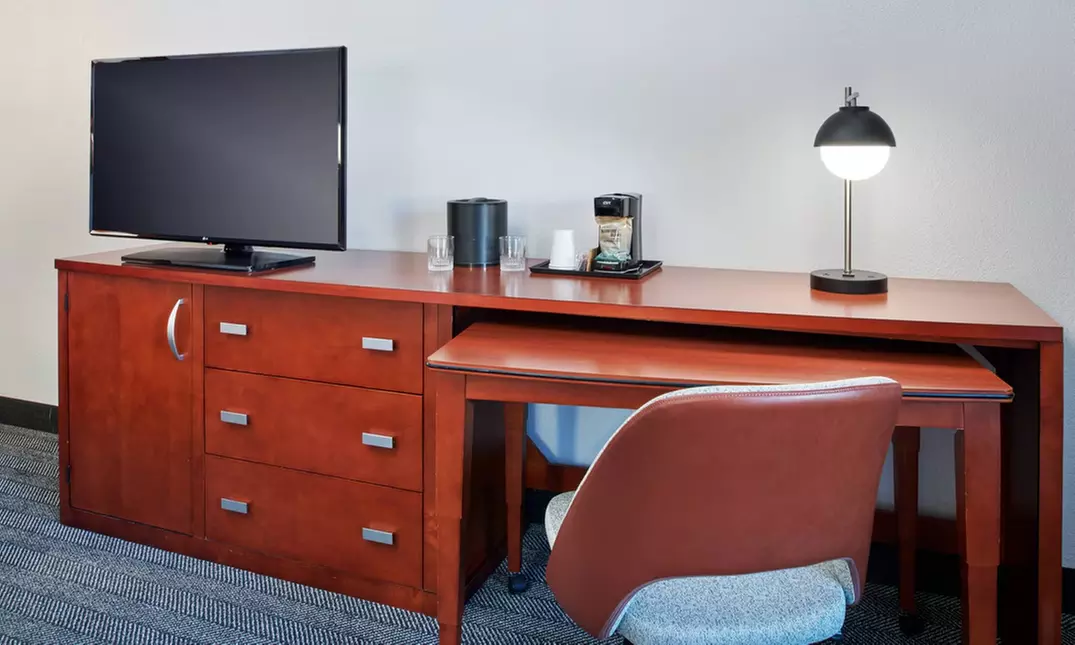 Relax in Comfort Just Minutes from Chicago's Famed Music Venue