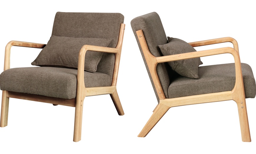 Image 15: Poltrona in tessuto e legno Zach Doosense
