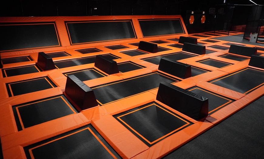 Image 7: ¡Saltos y diversión! Acceso a Salting para hasta 2 adultos y 2 niños