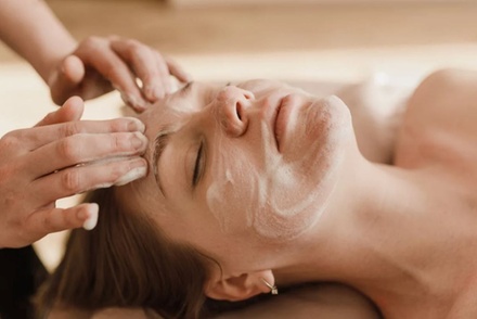 60 Minute Skin Lifting Facial + 30 Minute Back Massage - Juno Clares Salon And Spa At Salon Lofts