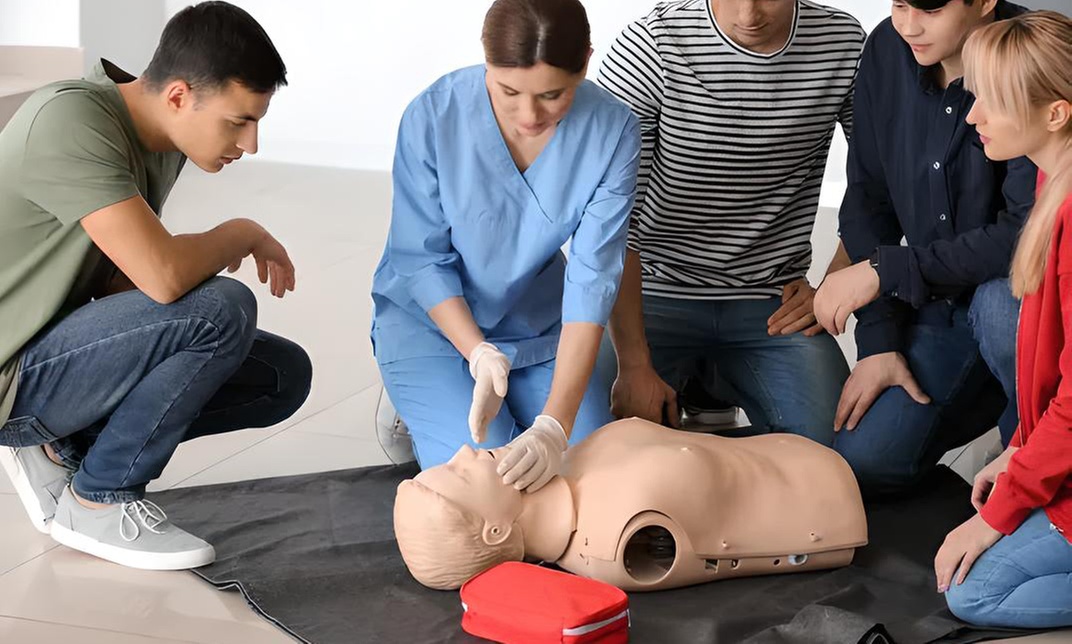 Learn with CPR/AED & First Aid Combo Course Online 