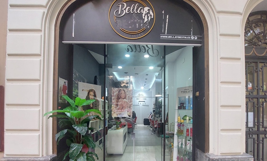 Image 3: Corte de puntas y opción a tinte de raíz para 1 persona