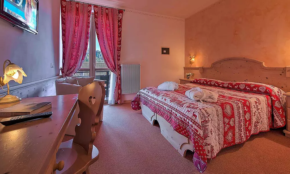 Dolomiti 4*: camera Standard o Deluxe, colazione, mezza pensione e Spa