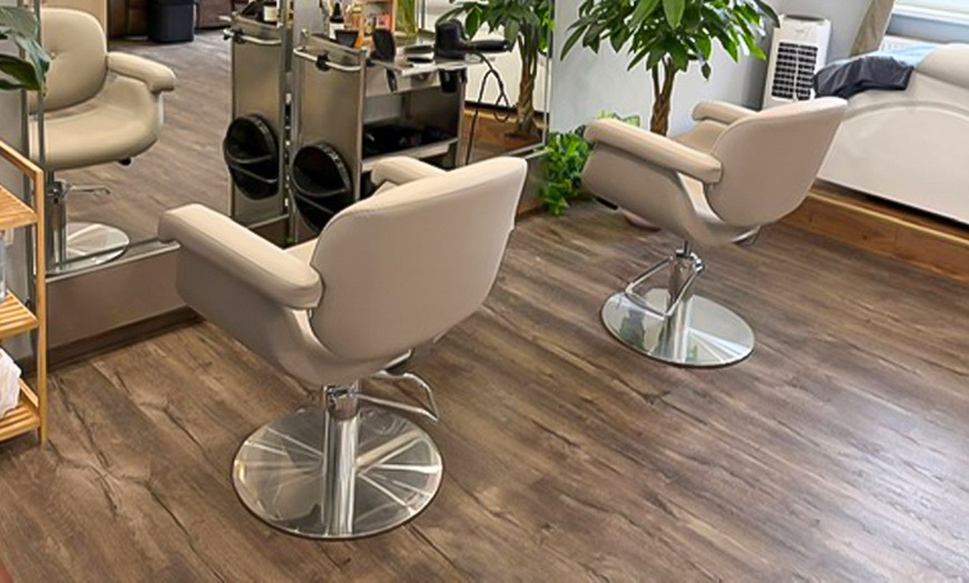 Image 2: Waschen, Schneiden, Föhnen für alle Haarlängen für 1 Person