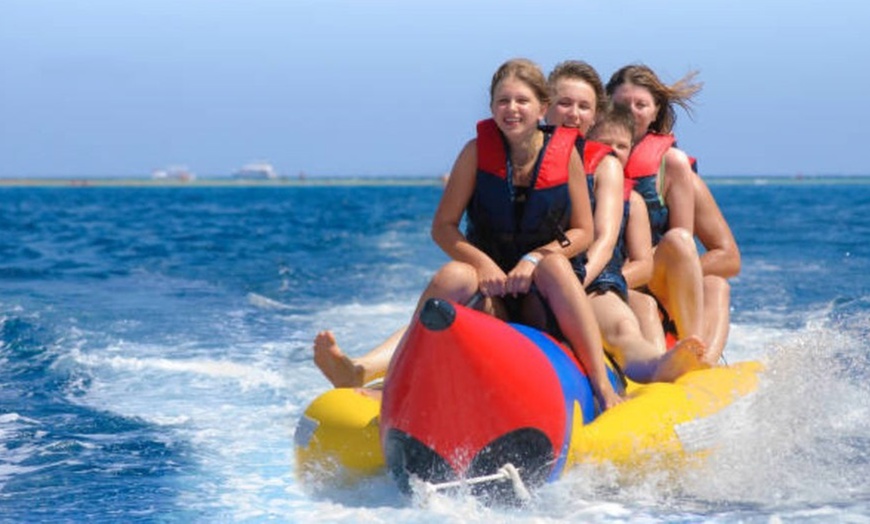 Image 5: ¡Al agua patos! Experiencia en banana boat para 1 o 2 personas 