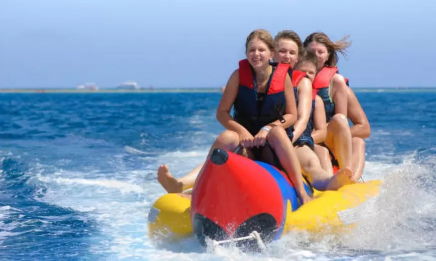 ¡Al agua patos! Experiencia en banana boat para 1 o 2 personas