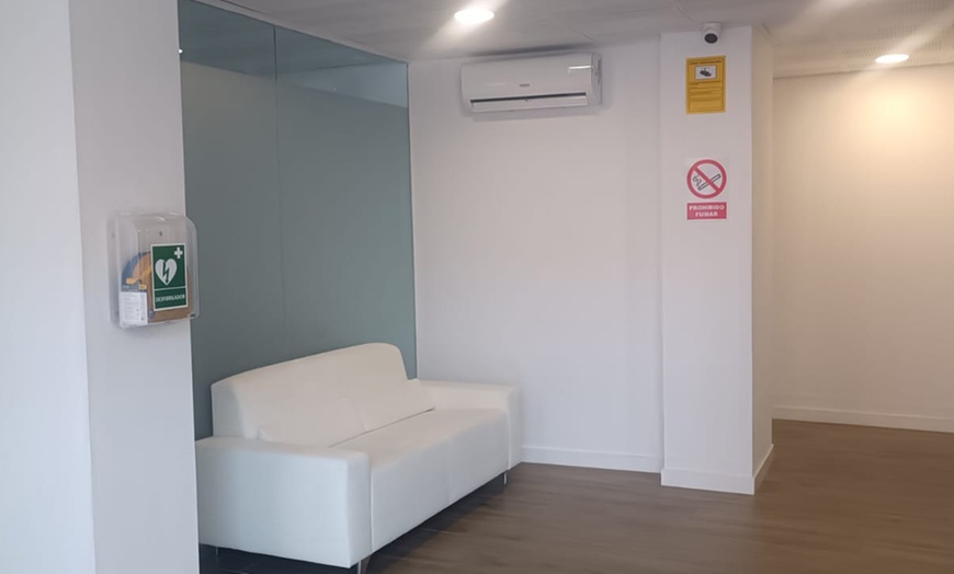 Image 6: Tomografía axial computarizada (TAC) dental en 1 o 2 arcadas