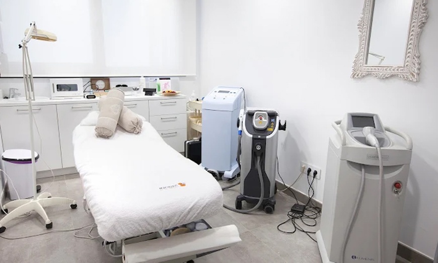 Image 2: Tratamiento infiltrado para eliminar bolsas de ojos o papada 