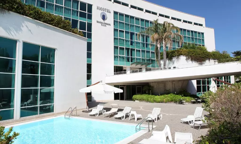 Puglia 4*: camera matrimoniale con colazione, mezza pensione e Spa