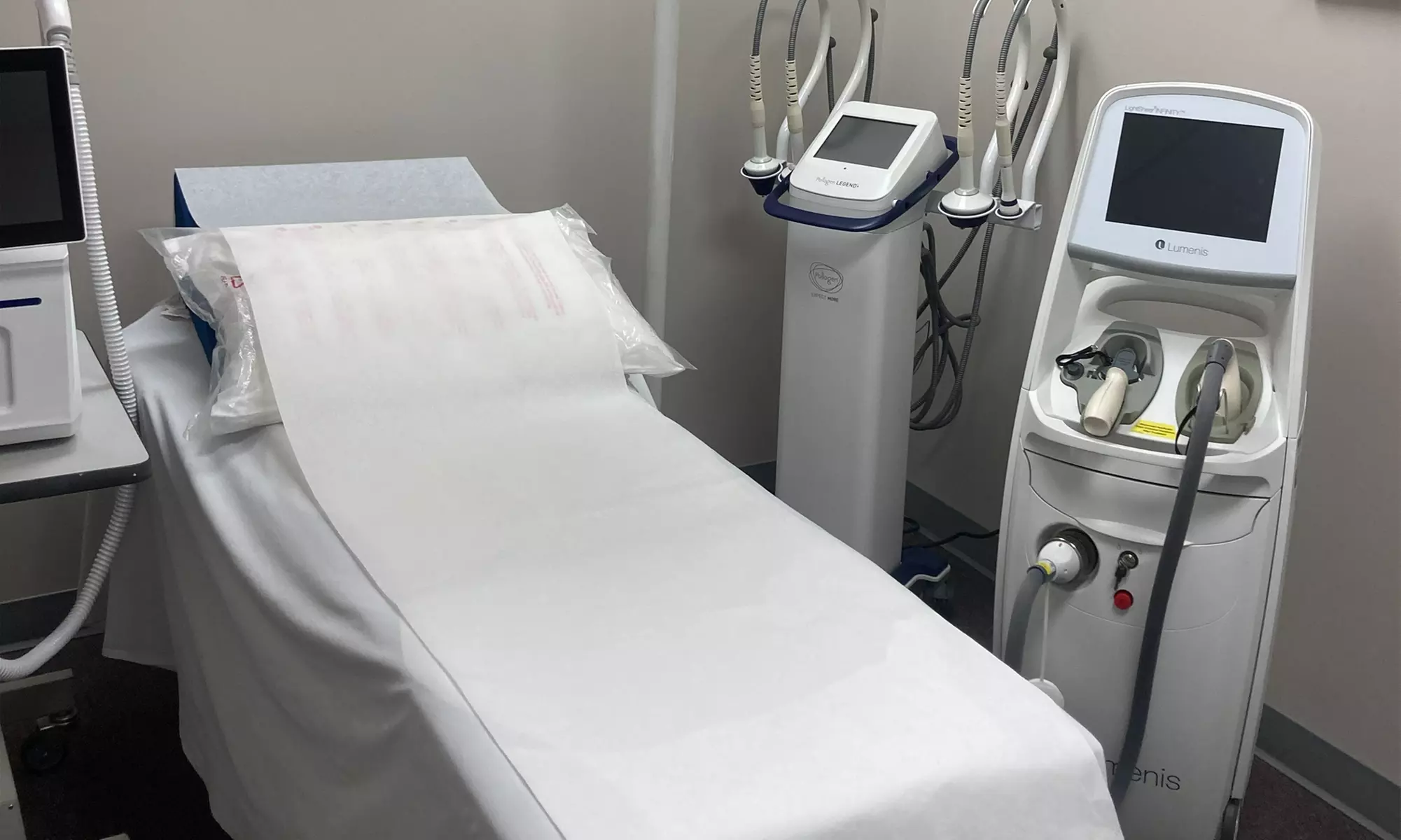 One or Three Microneedling Treatments at (Up to 52% Off) - Second Medium