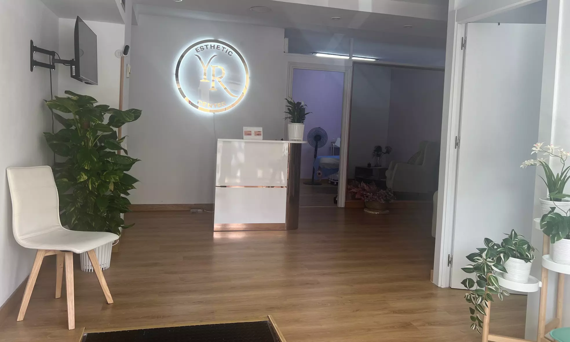 Combo reductor con cavitación, presoterapia y masaje drenante