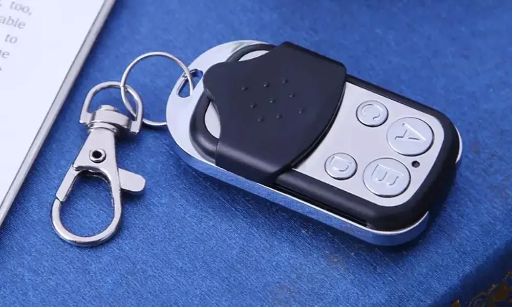 1, 3 o 10 telecomandi universali per cancelli e garage